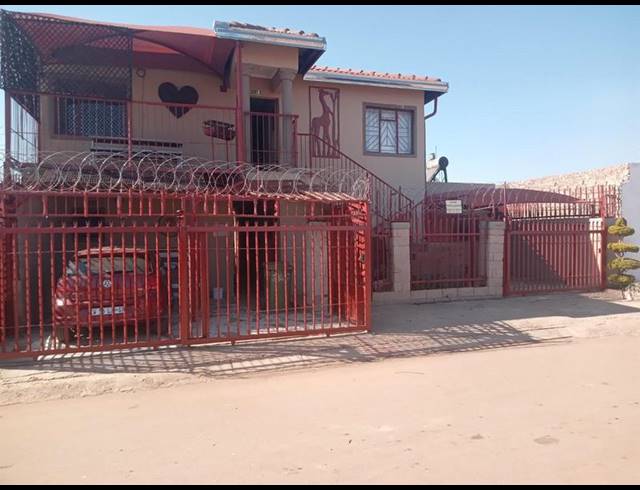 10 BEDROOM HOUSE FOR SALE IN SOSHANGUVE SOUTH